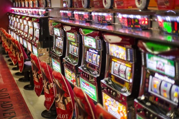 Side-by-side comparison of rumah303 app and web browser displaying live casino table